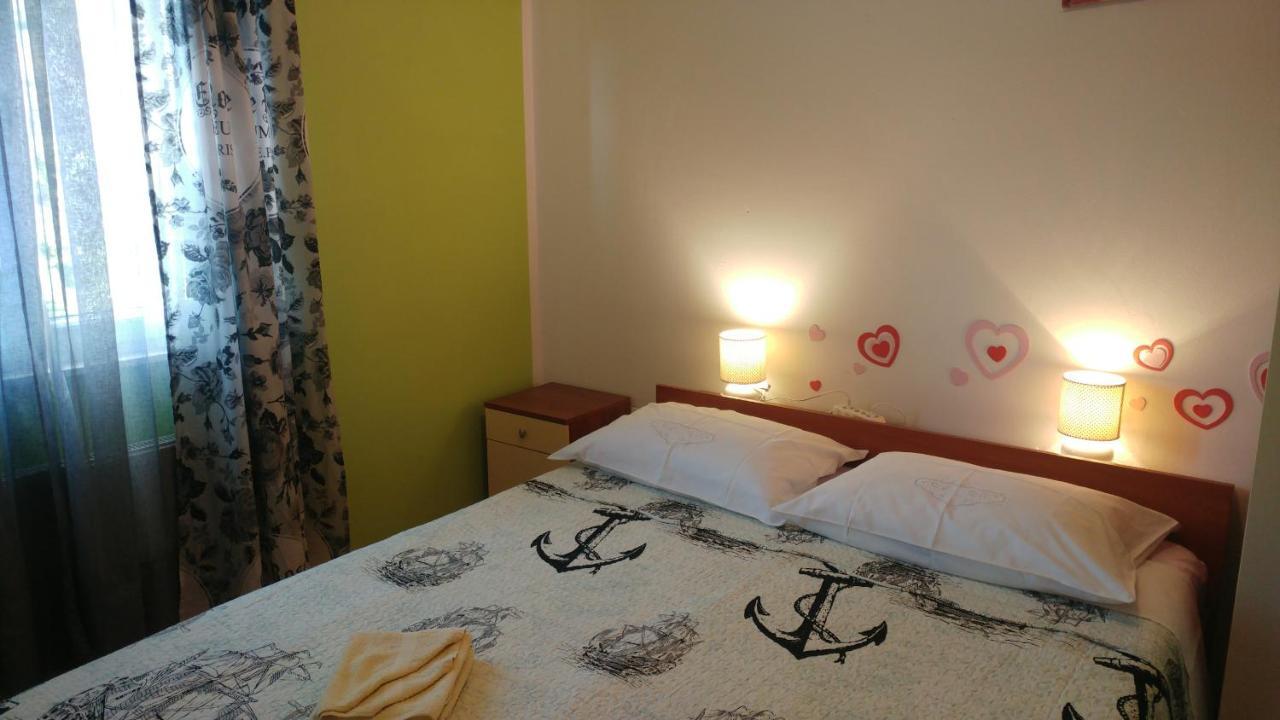 Apartment Tina Trogir Eksteriør bilde